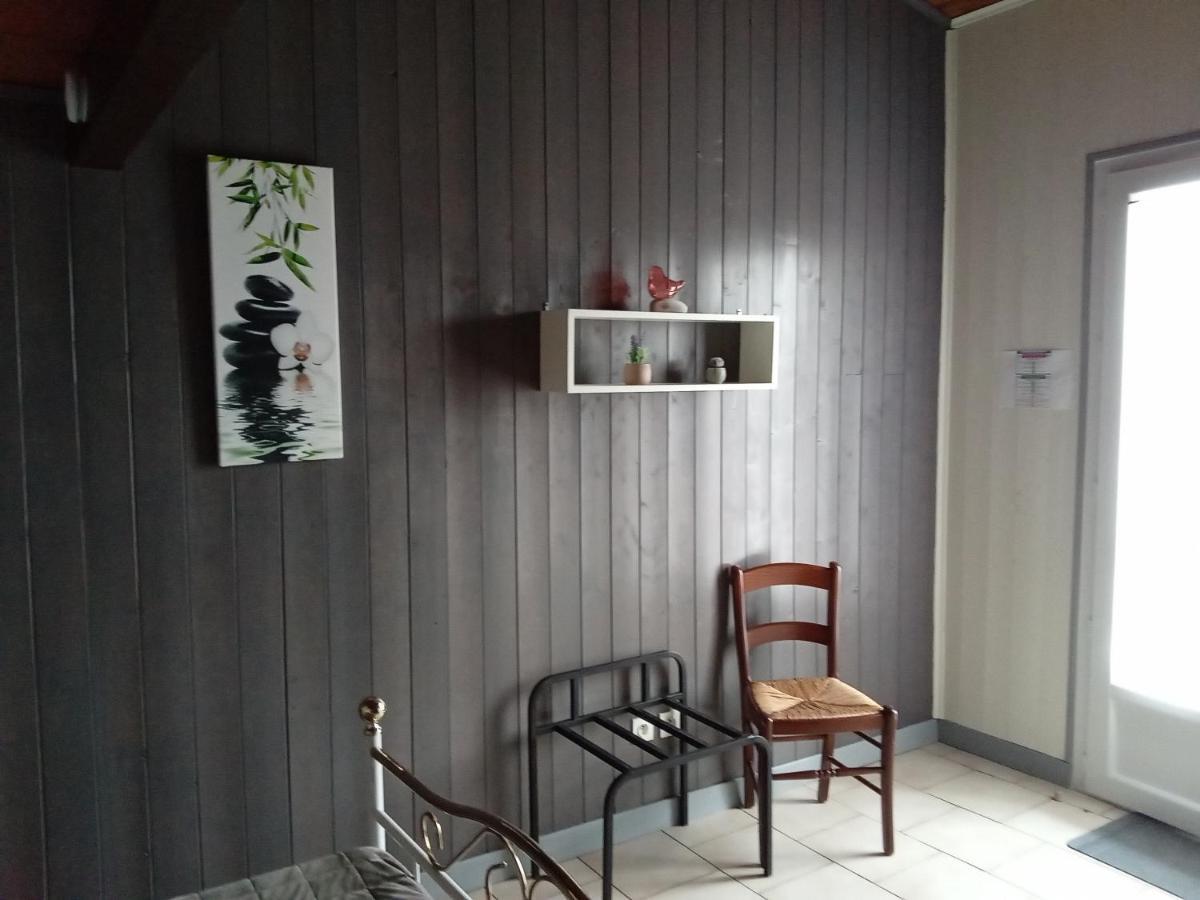 Le H De Sernhac Экстерьер фото